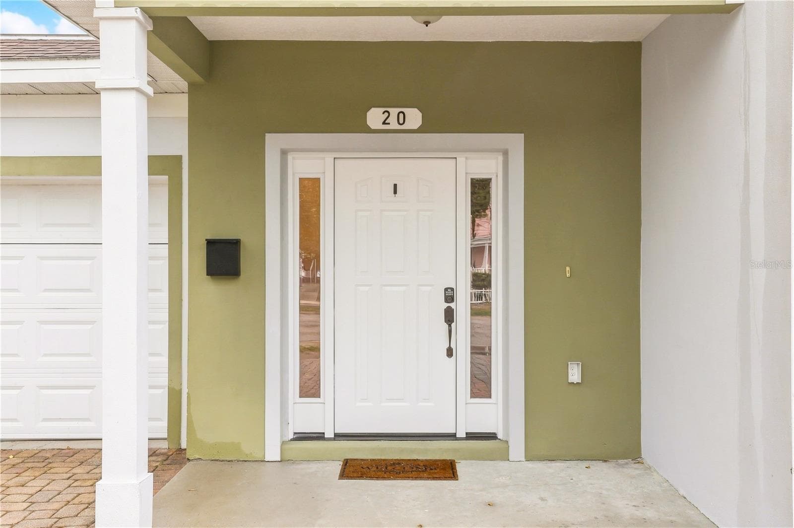 Townhouse at 20 W PRINCETON ST, ORLANDO, photo 4 of 32