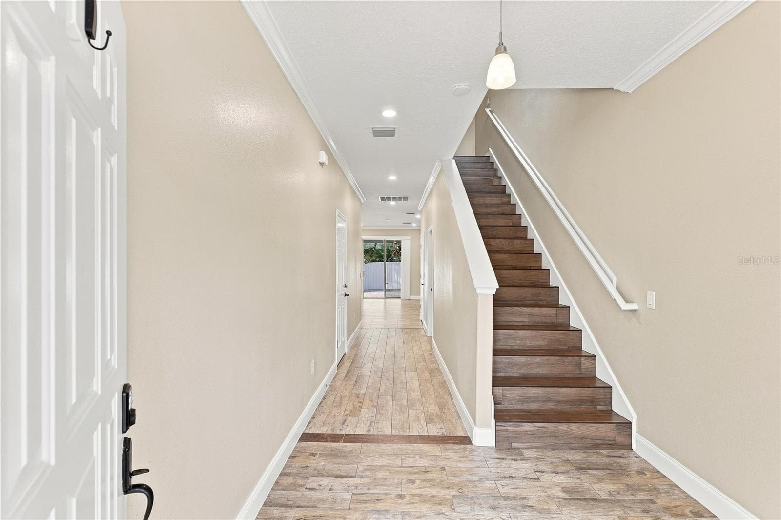 Townhouse at 20 W PRINCETON ST, ORLANDO, photo 5 of 32