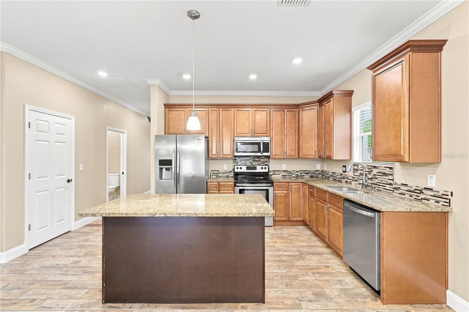 Townhouse at 20 W PRINCETON ST, ORLANDO, photo 6 of 32