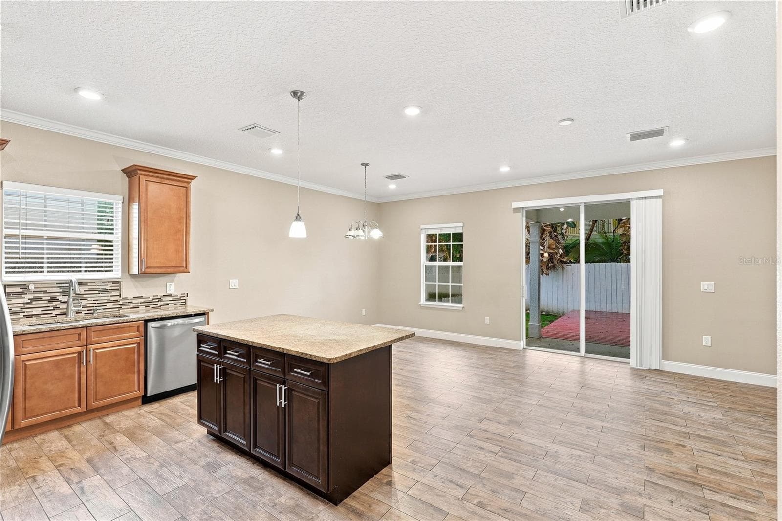 Townhouse at 20 W PRINCETON ST, ORLANDO, photo 9 of 32