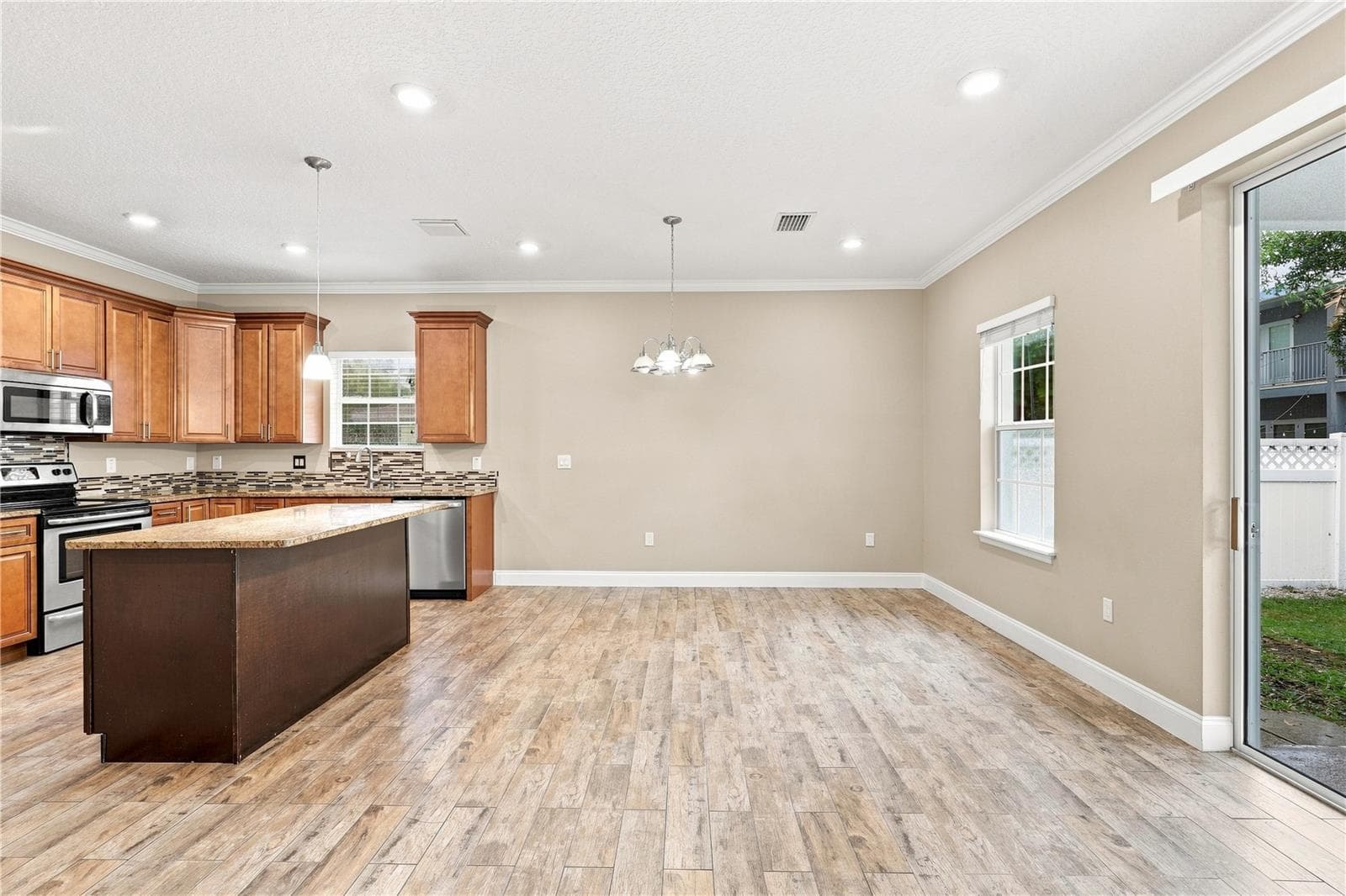 Townhouse at 20 W PRINCETON ST, ORLANDO, photo 11 of 32
