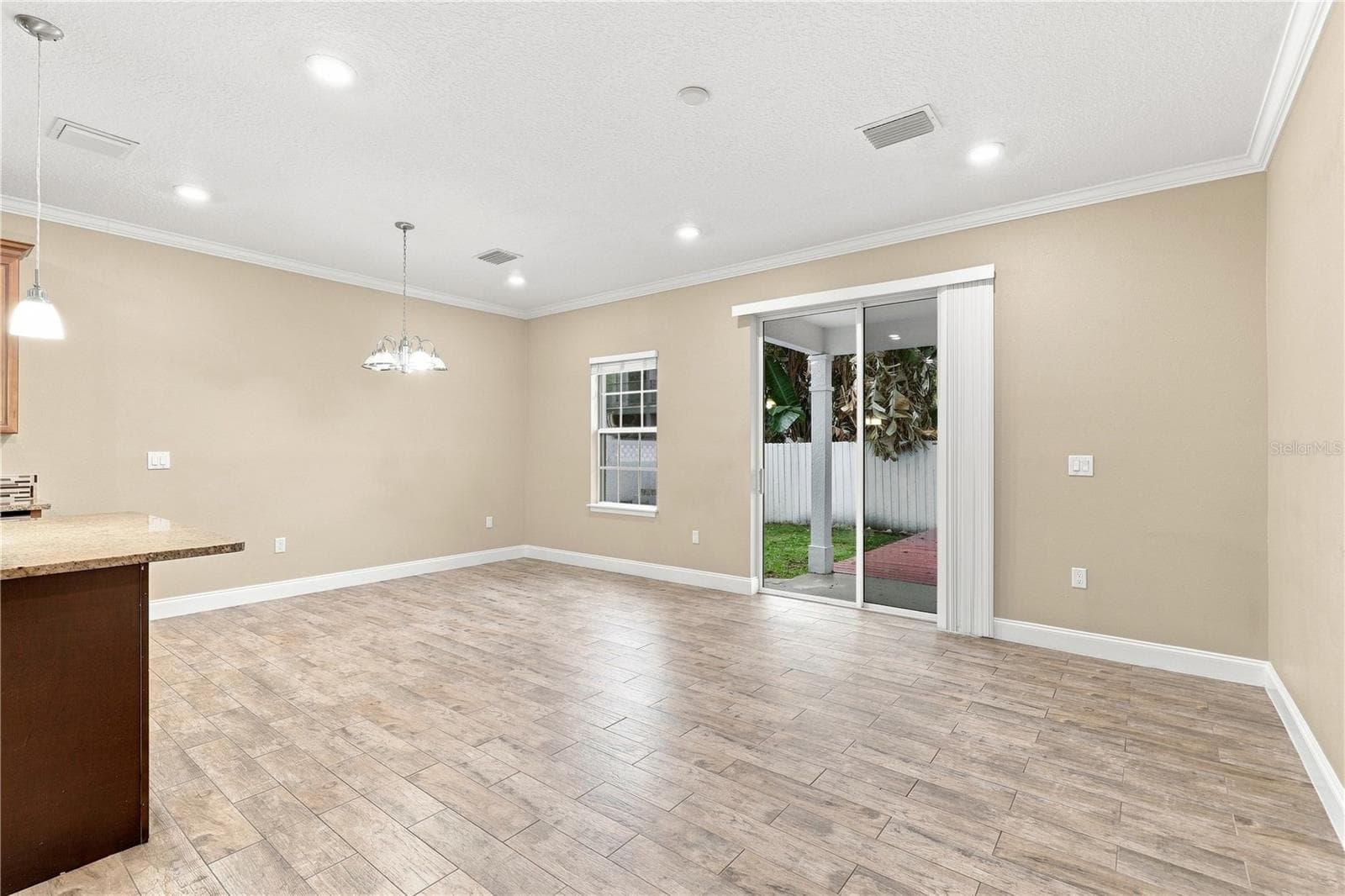 Townhouse at 20 W PRINCETON ST, ORLANDO, photo 13 of 32