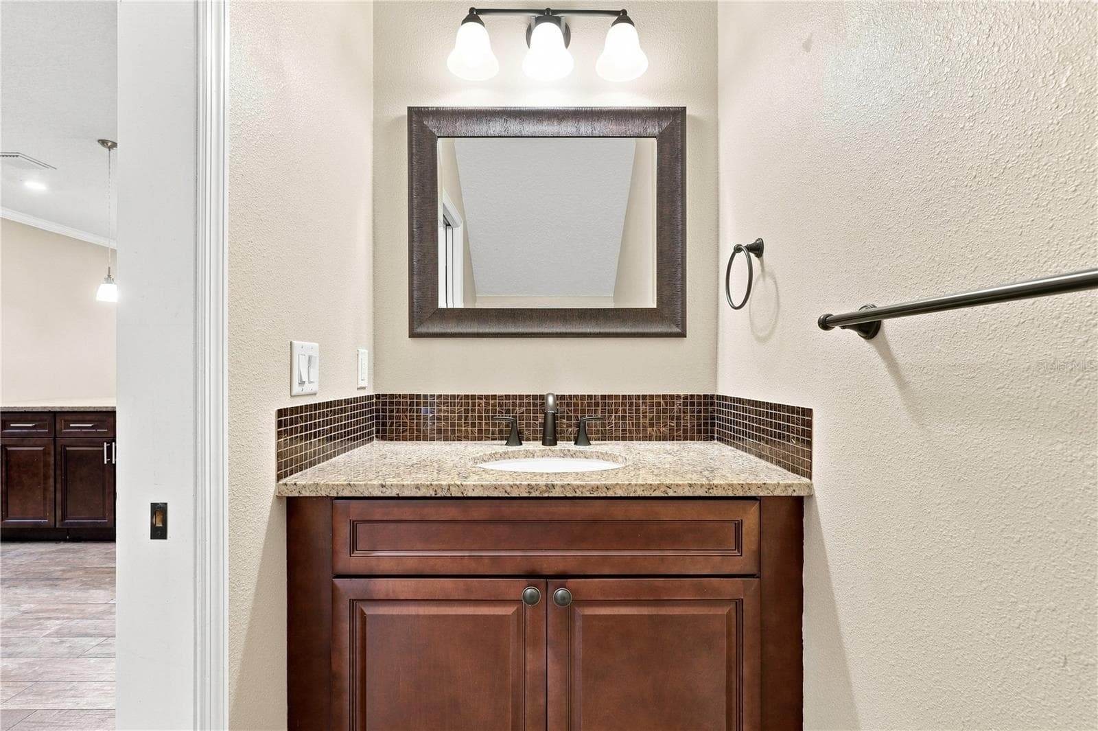Townhouse at 20 W PRINCETON ST, ORLANDO, photo 16 of 32