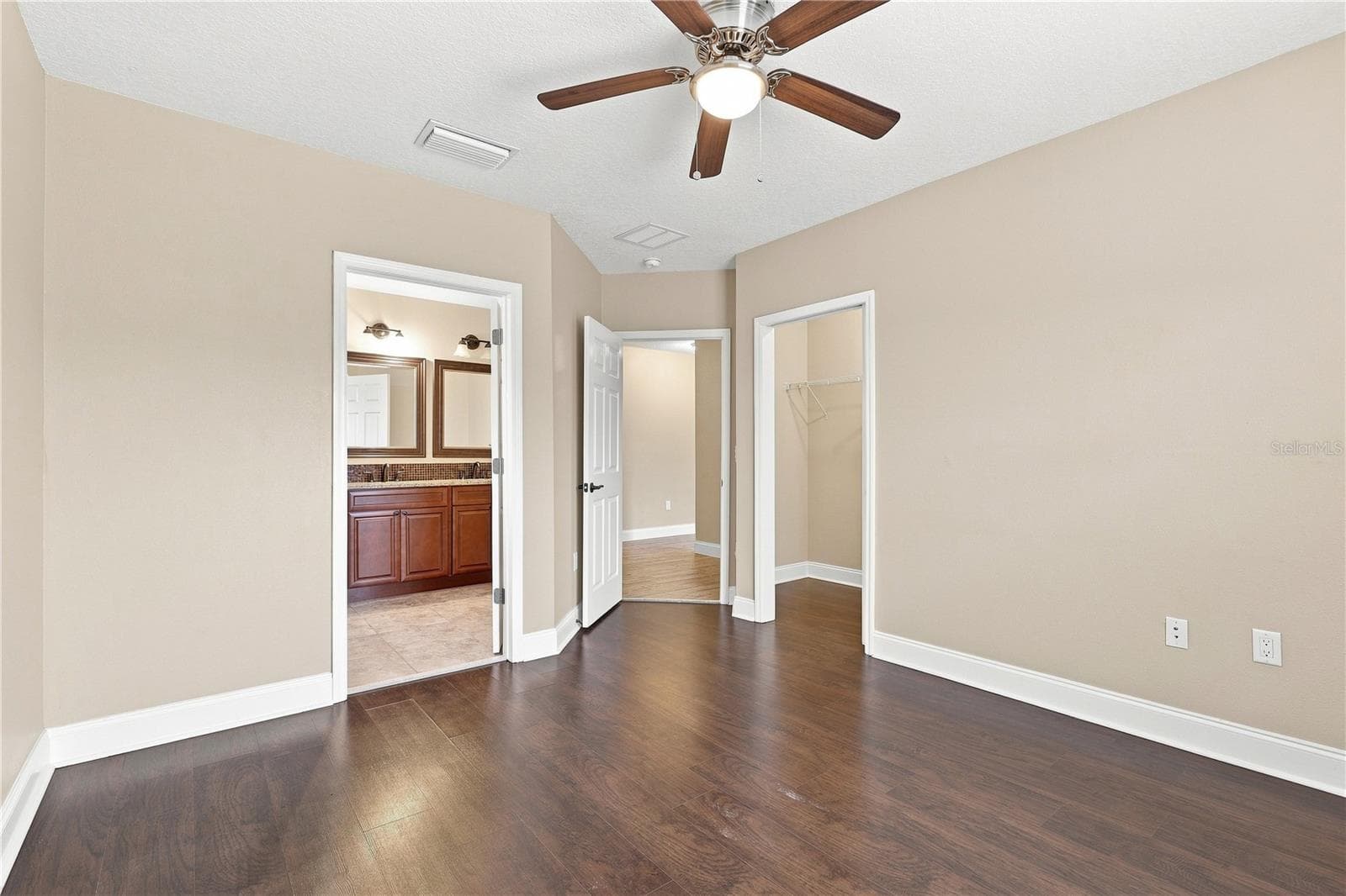 Townhouse at 20 W PRINCETON ST, ORLANDO, photo 18 of 32