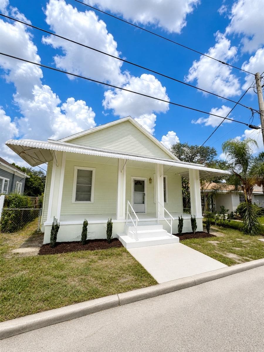 Single Family Residence at 2908 BANZA ST, TAMPA, photo 4 of 32
