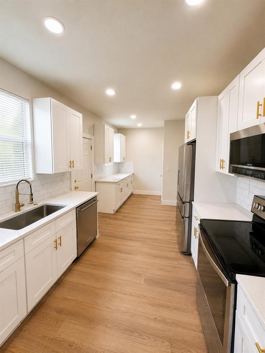 Single Family Residence at 2908 BANZA ST, TAMPA, photo 7 of 32