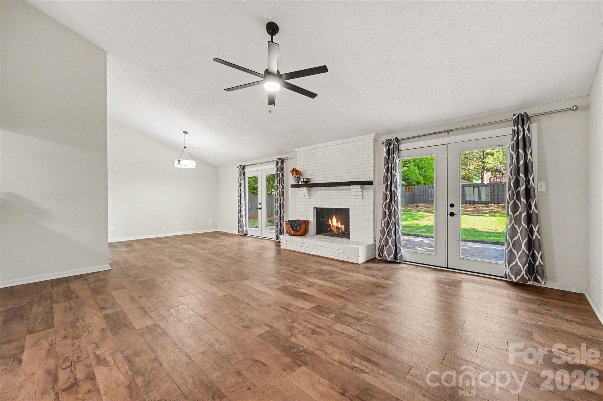 Single Family Residence at 7319 Shadowlake Drive, Charlotte, photo 3 of 24