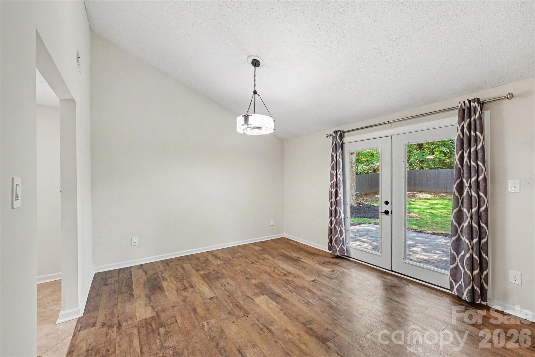 Single Family Residence at 7319 Shadowlake Drive, Charlotte, photo 7 of 24