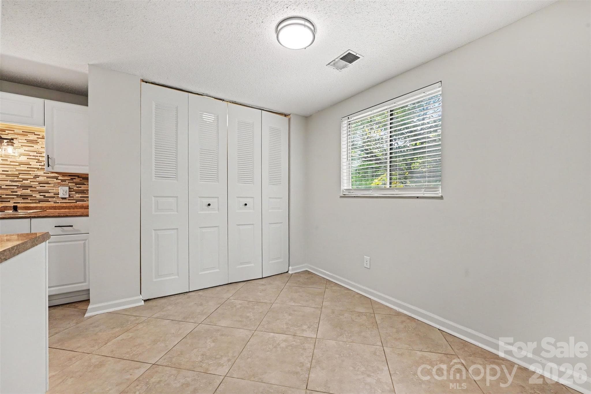 Single Family Residence at 7319 Shadowlake Drive, Charlotte, photo 15 of 24