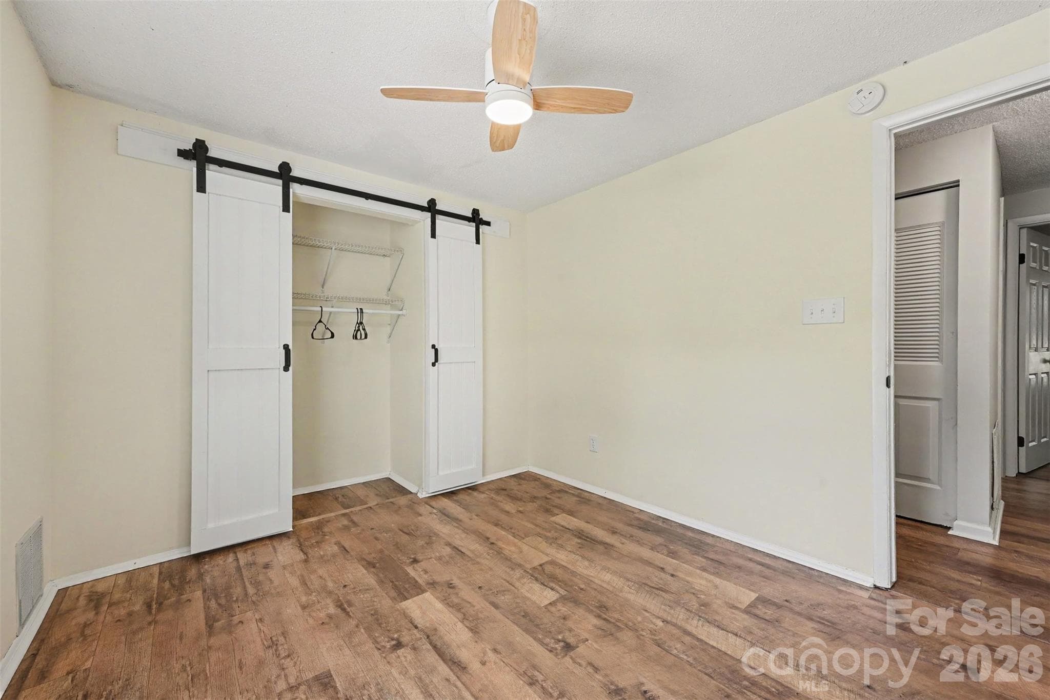 Single Family Residence at 7319 Shadowlake Drive, Charlotte, photo 17 of 24