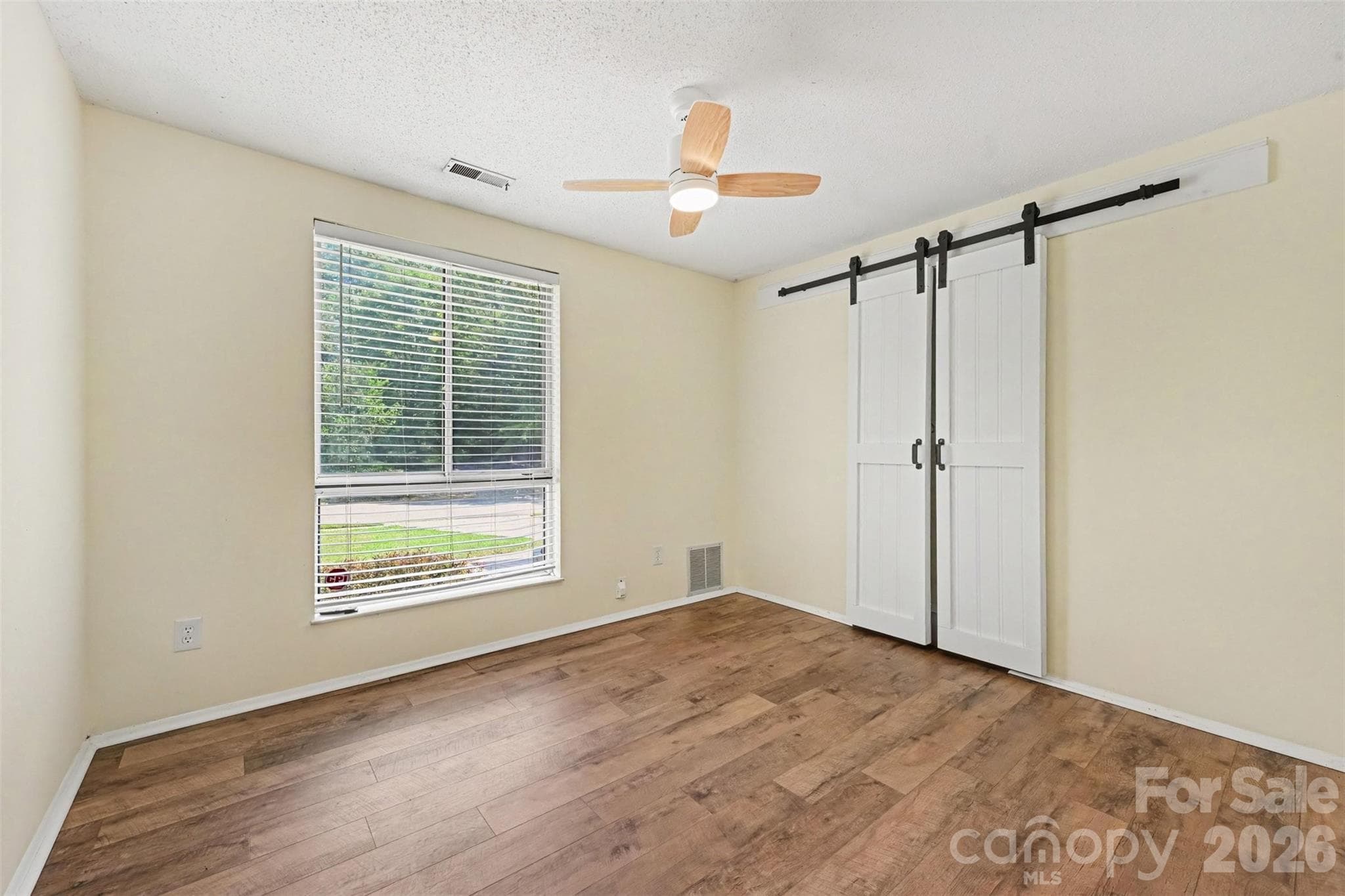 Single Family Residence at 7319 Shadowlake Drive, Charlotte, photo 18 of 24