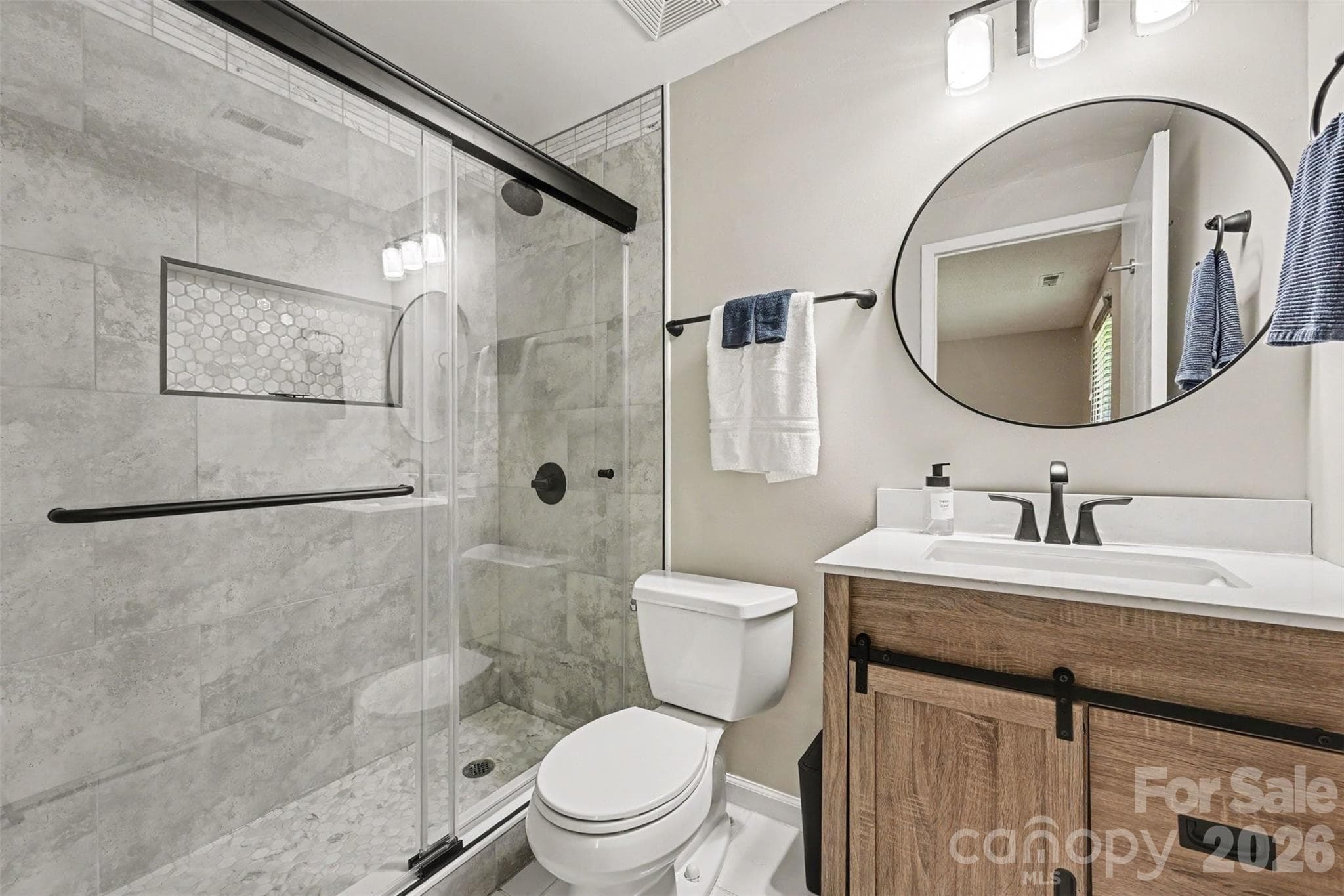 Single Family Residence at 7319 Shadowlake Drive, Charlotte, photo 21 of 24