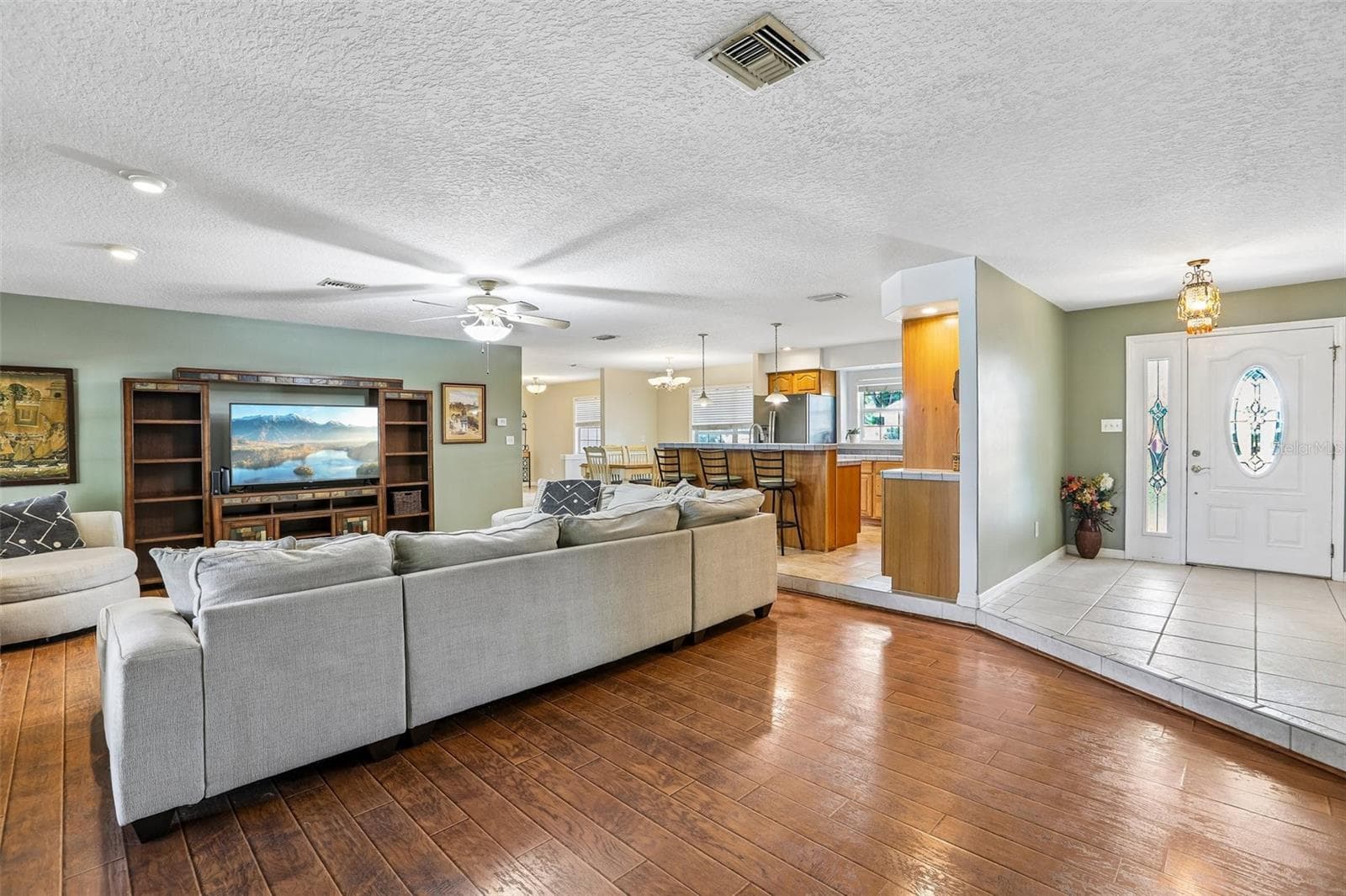 Single Family Residence at 3131 N CANAL DR, PALM HARBOR, photo 5 of 64