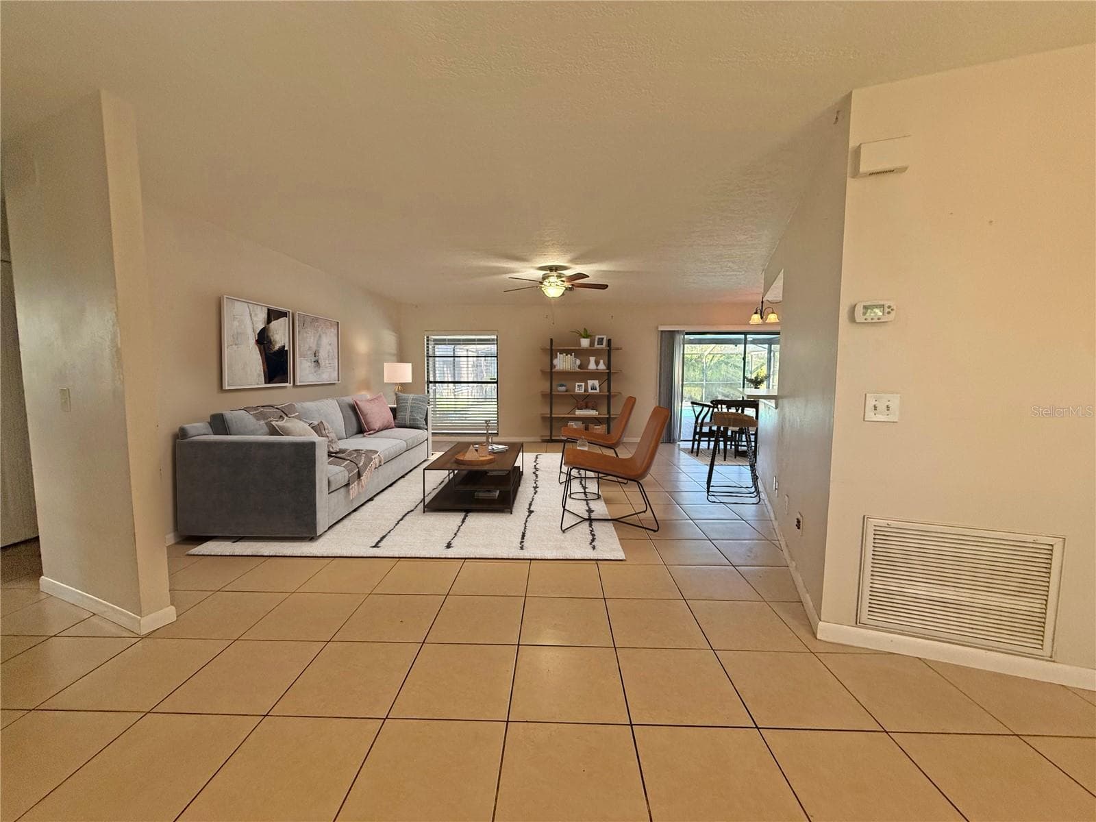 Single Family Residence at 13311 HOLLOWBEND LN, RIVERVIEW, photo 3 of 20