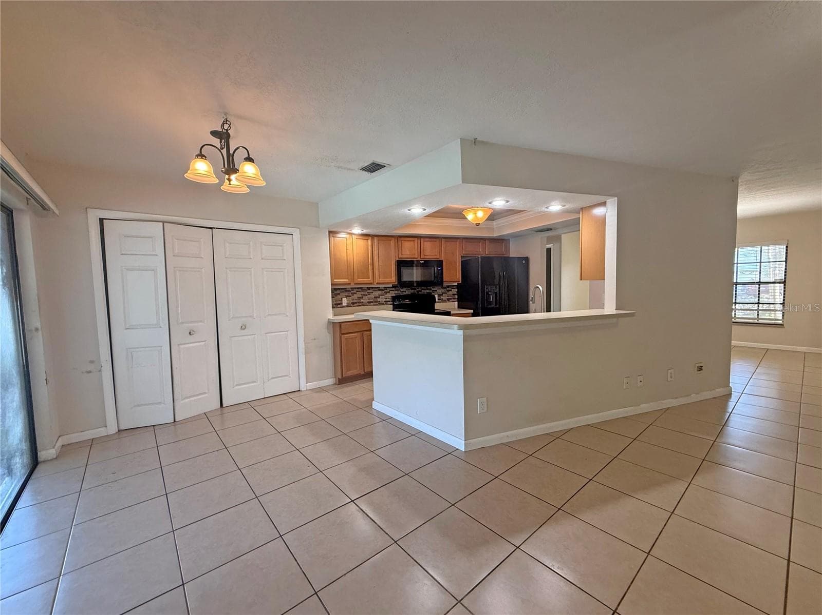 Single Family Residence at 13311 HOLLOWBEND LN, RIVERVIEW, photo 6 of 20