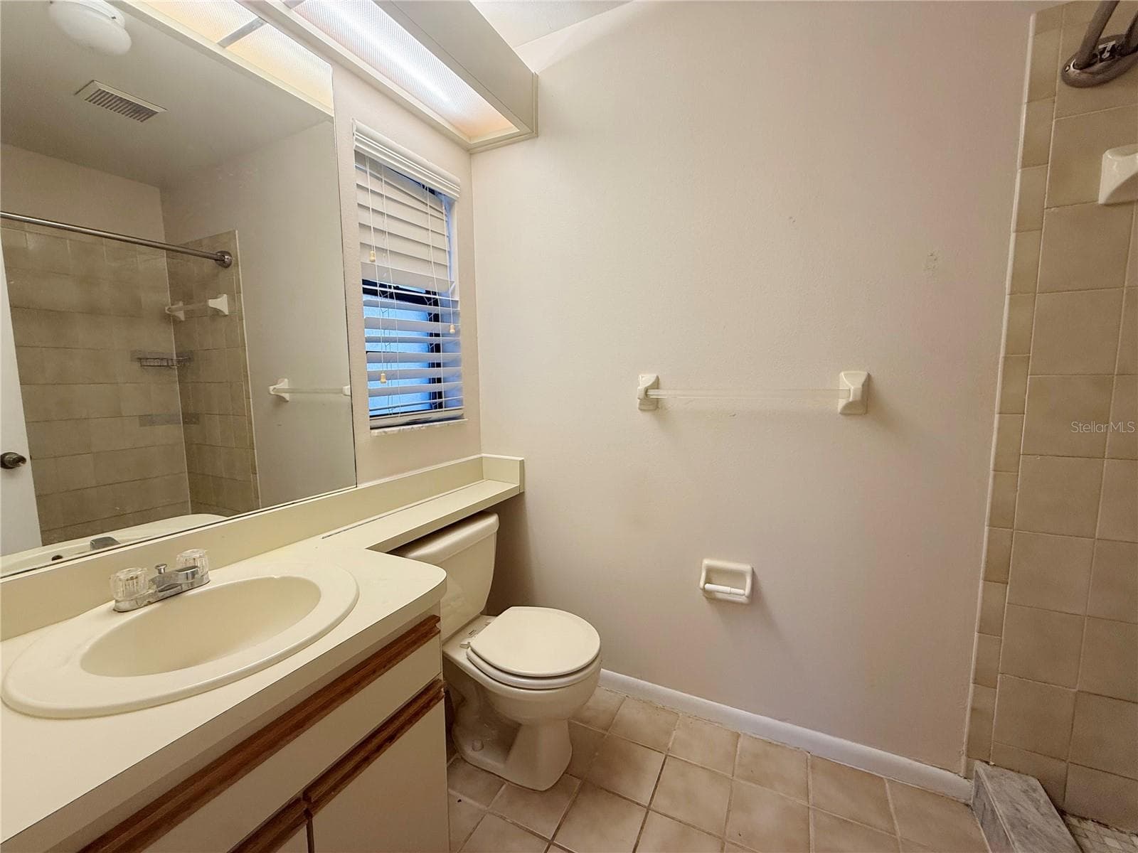 Single Family Residence at 13311 HOLLOWBEND LN, RIVERVIEW, photo 14 of 20