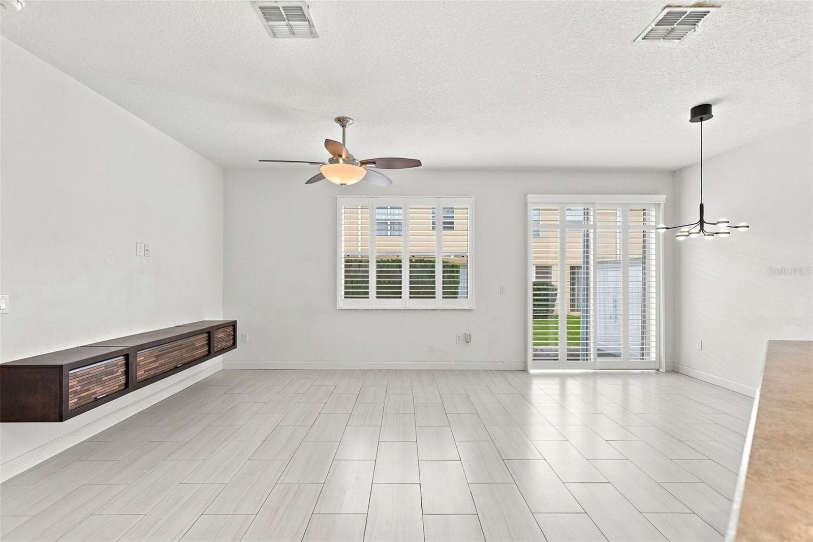 Townhouse at 340 GOLDEN DEWDROP WAY, OVIEDO, photo 6 of 37