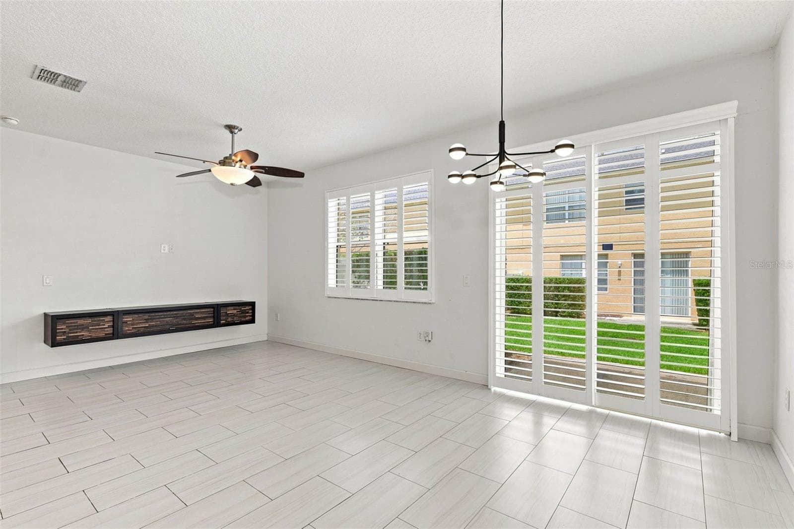 Townhouse at 340 GOLDEN DEWDROP WAY, OVIEDO, photo 7 of 37