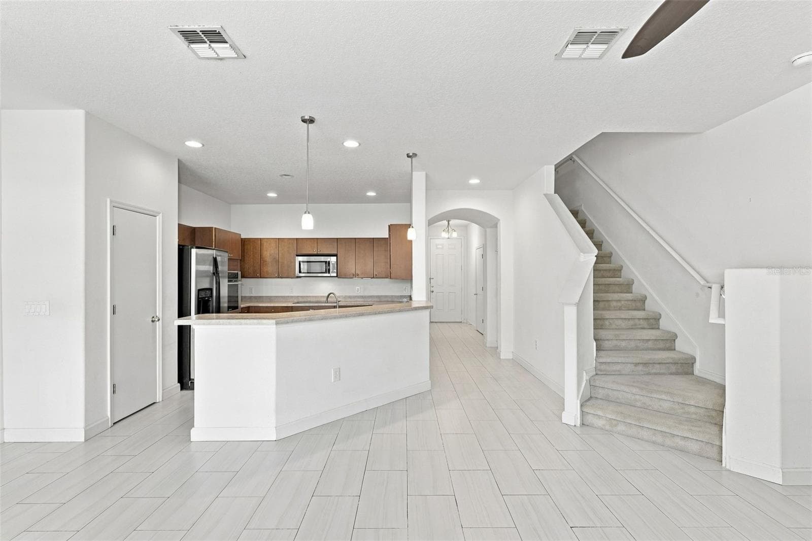 Townhouse at 340 GOLDEN DEWDROP WAY, OVIEDO, photo 13 of 37