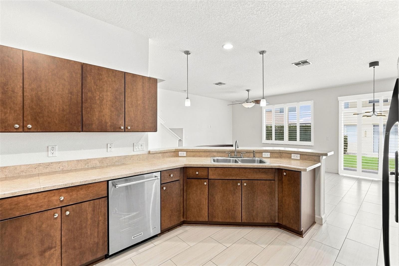 Townhouse at 340 GOLDEN DEWDROP WAY, OVIEDO, photo 17 of 37