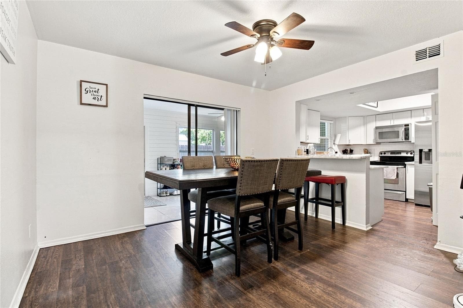 Townhouse at 3039 ABBEY CT, CLEARWATER, photo 4 of 29