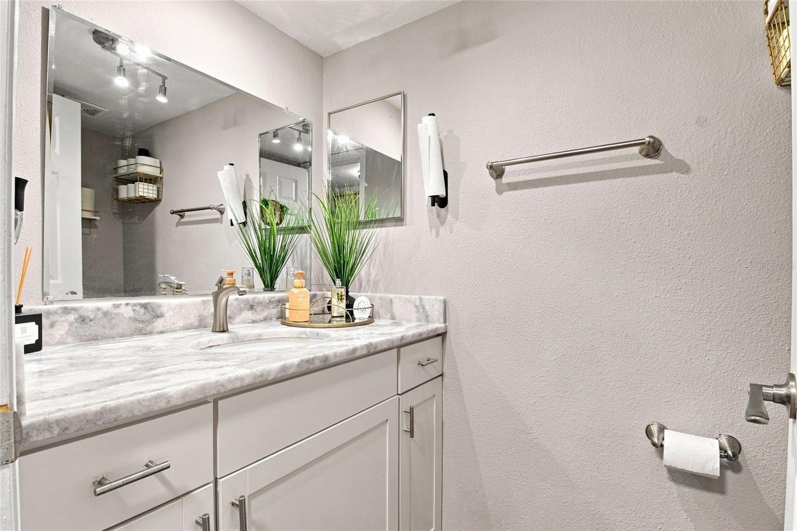 Townhouse at 3039 ABBEY CT, CLEARWATER, photo 10 of 29