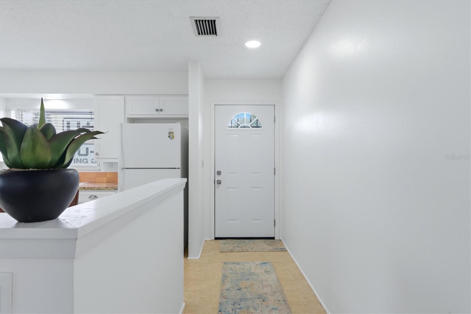 Front entry hall [U-Haul not included] - 4538 PAWNEE TRL #197, SARASOTA