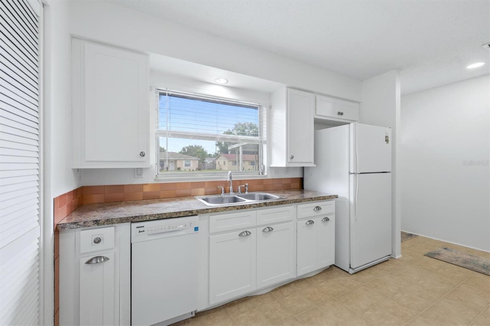 Plenty of natural light - 4538 PAWNEE TRL #197, SARASOTA