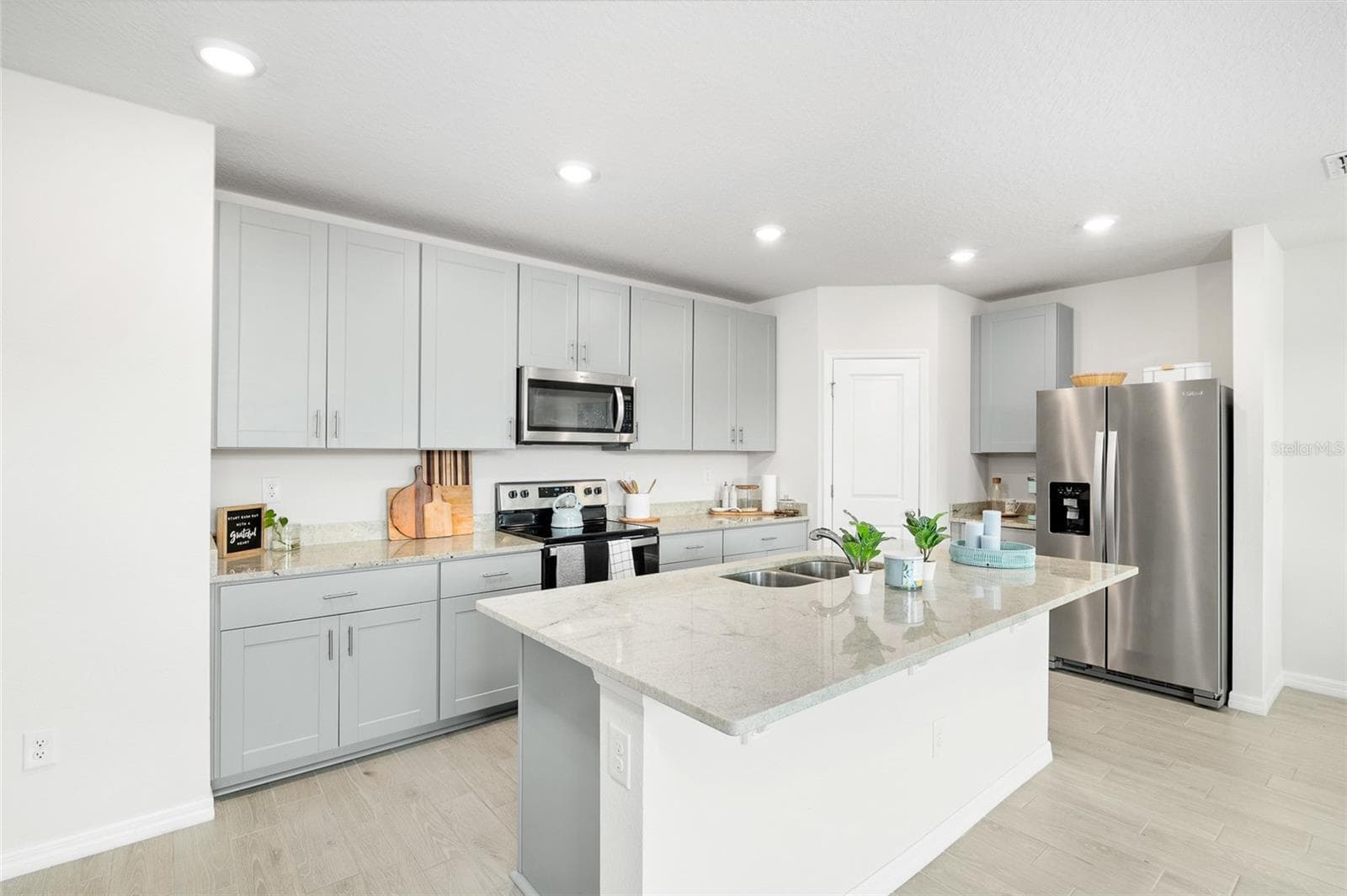 Single Family Residence at 38602 FINN CLOVER LN, ZEPHYRHILLS, photo 11 of 30