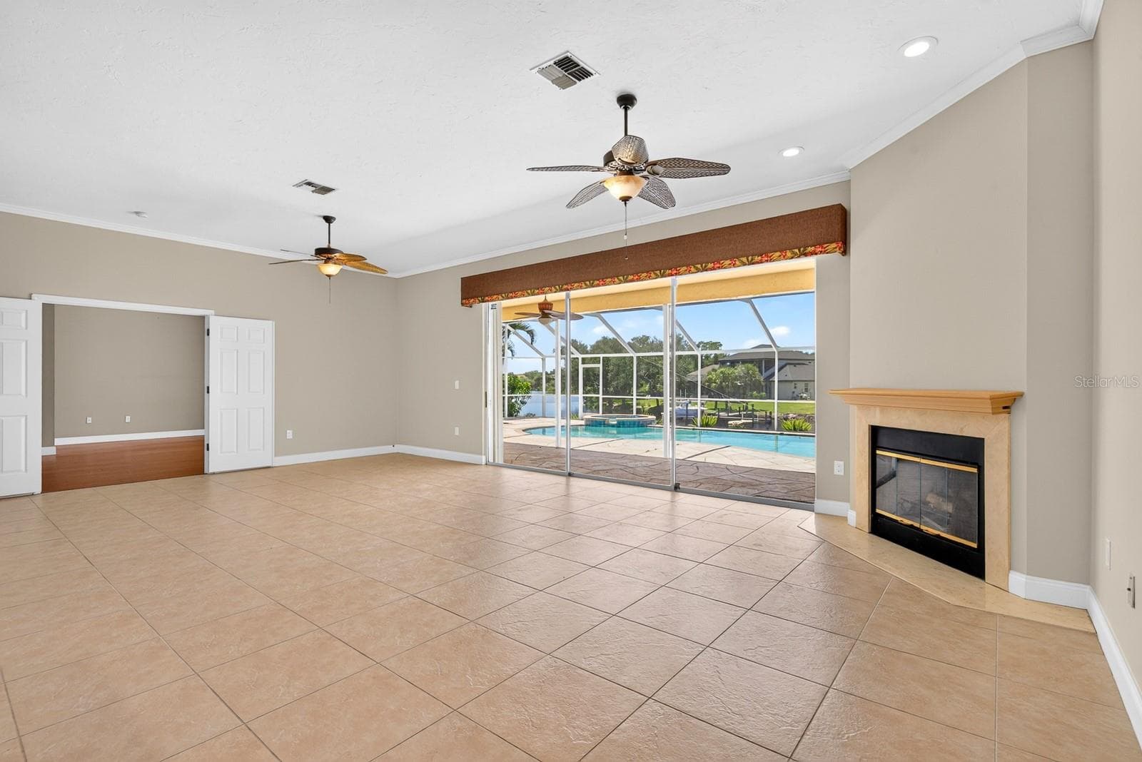 living room - 5410 61ST ST E, BRADENTON