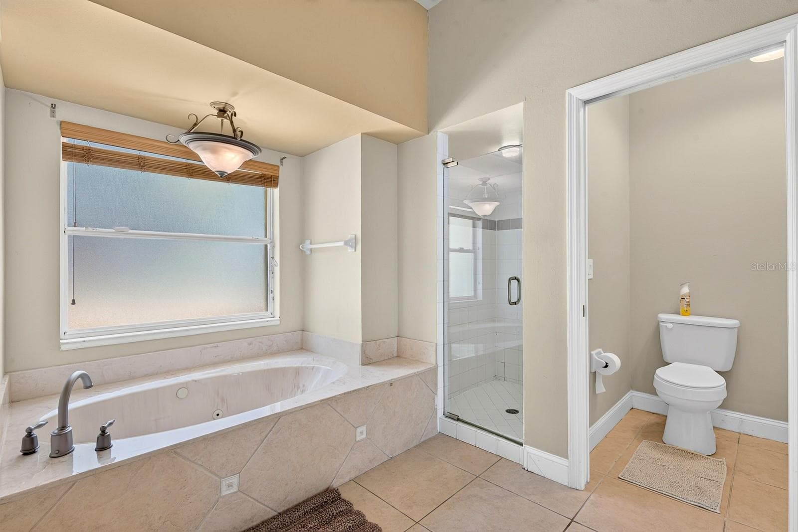 master bathroom - 5410 61ST ST E, BRADENTON