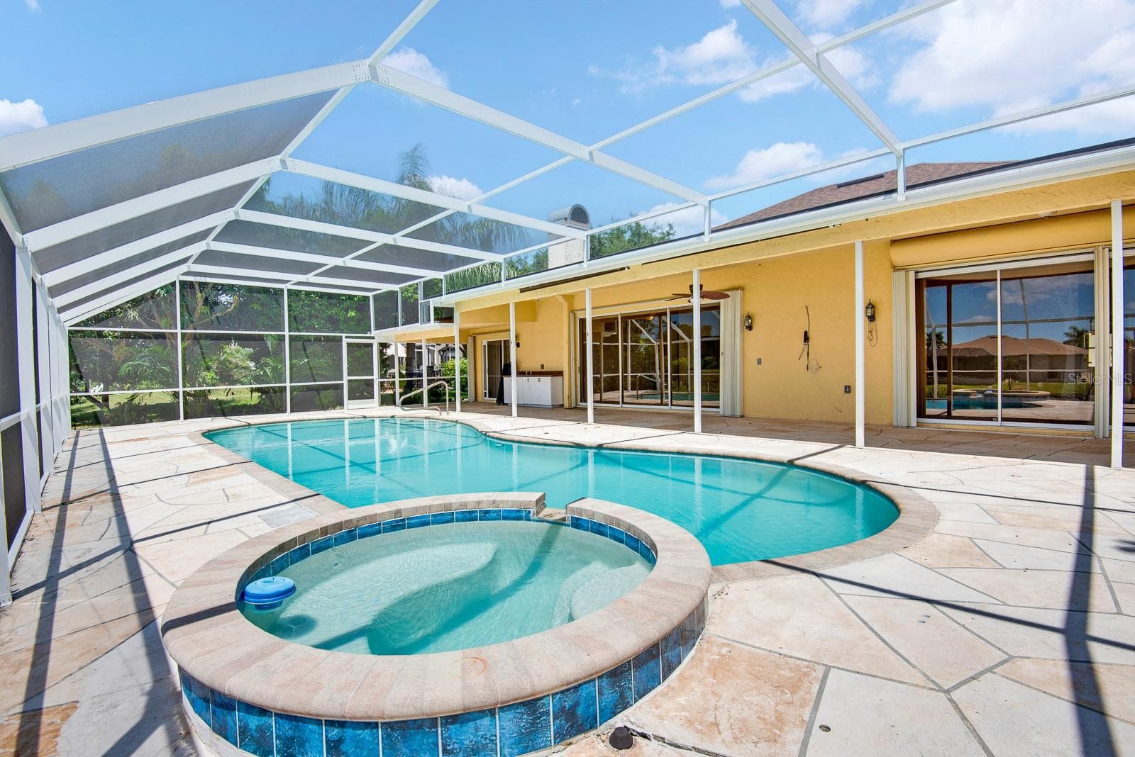 pool - 5410 61ST ST E, BRADENTON