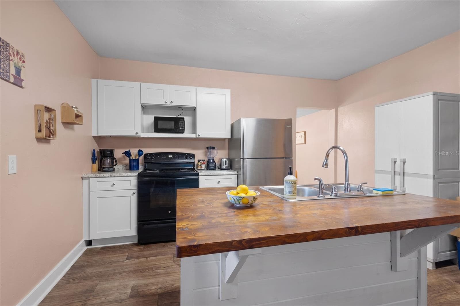 Single Family Residence at 729 NW 3RD AVE, TRENTON, photo 2 of 26