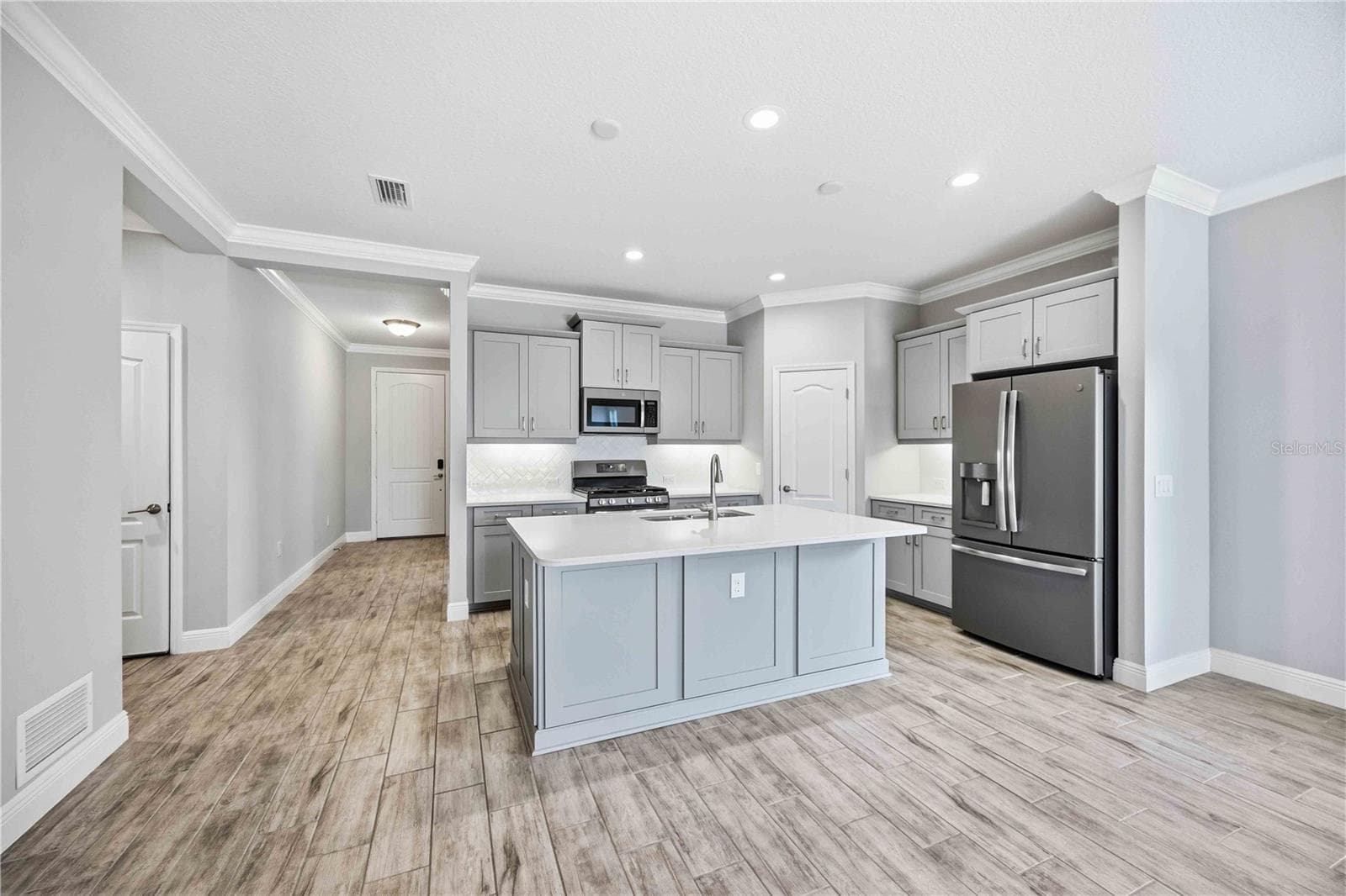 Single Family Residence at 26764 WEISKOPF DR, ENGLEWOOD, photo 10 of 66