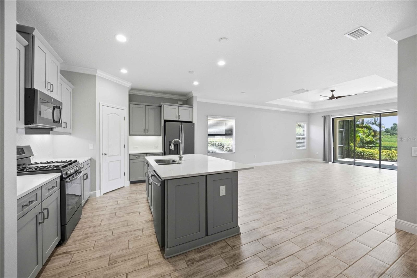 Single Family Residence at 26764 WEISKOPF DR, ENGLEWOOD, photo 11 of 66