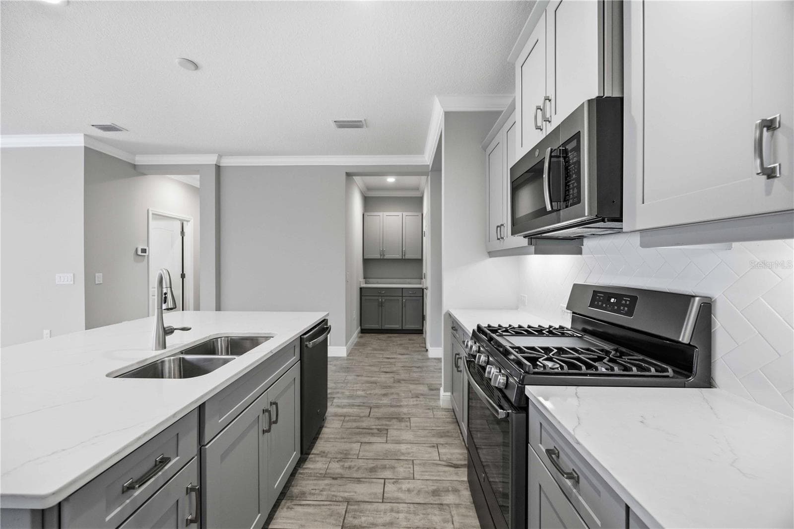 Single Family Residence at 26764 WEISKOPF DR, ENGLEWOOD, photo 14 of 66