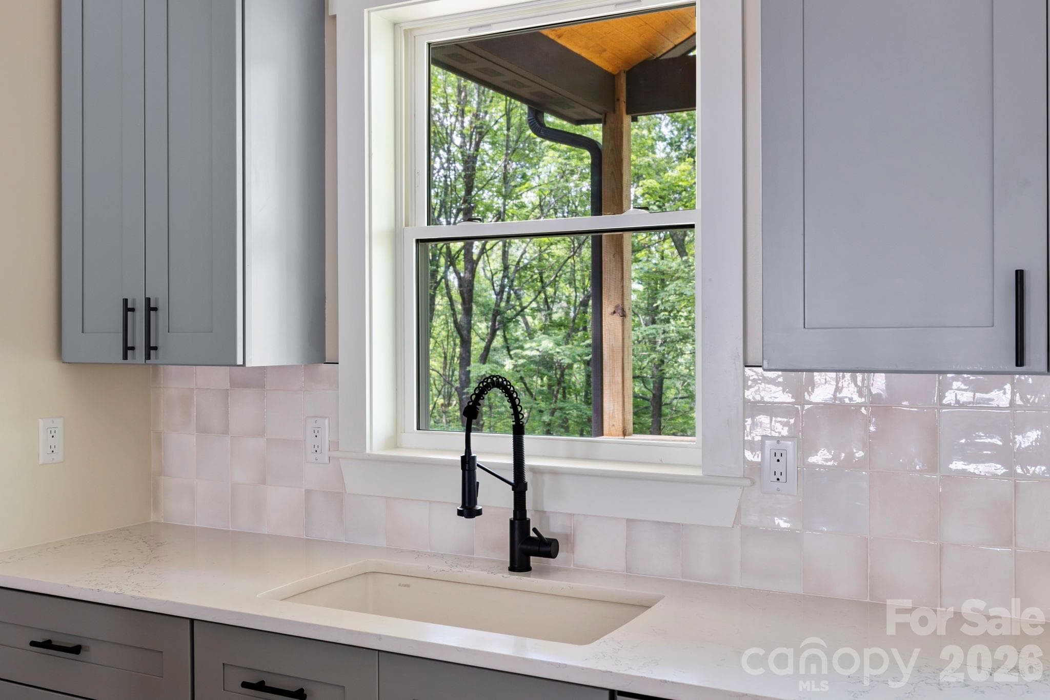 Blanco crushed granite sink - 939 Rocky Mountain Road, Lake Toxaway