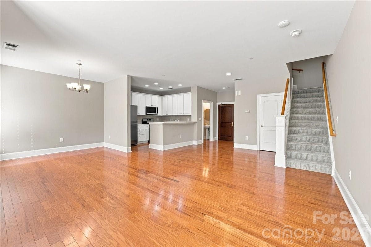 Condominium at 400 N Church Street, Charlotte, photo 12 of 37