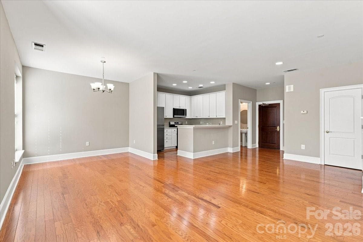 Condominium at 400 N Church Street, Charlotte, photo 13 of 37