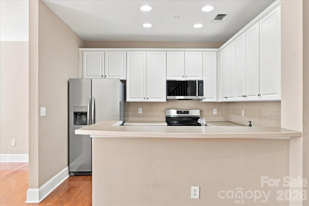 Condominium at 400 N Church Street, Charlotte, photo 17 of 37
