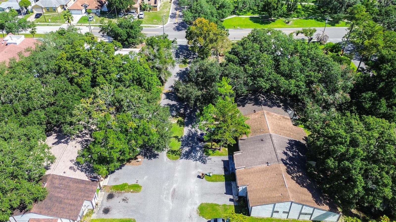 Villa at 10306 COUNCILS WAY, TEMPLE TERRACE, photo 8 of 40