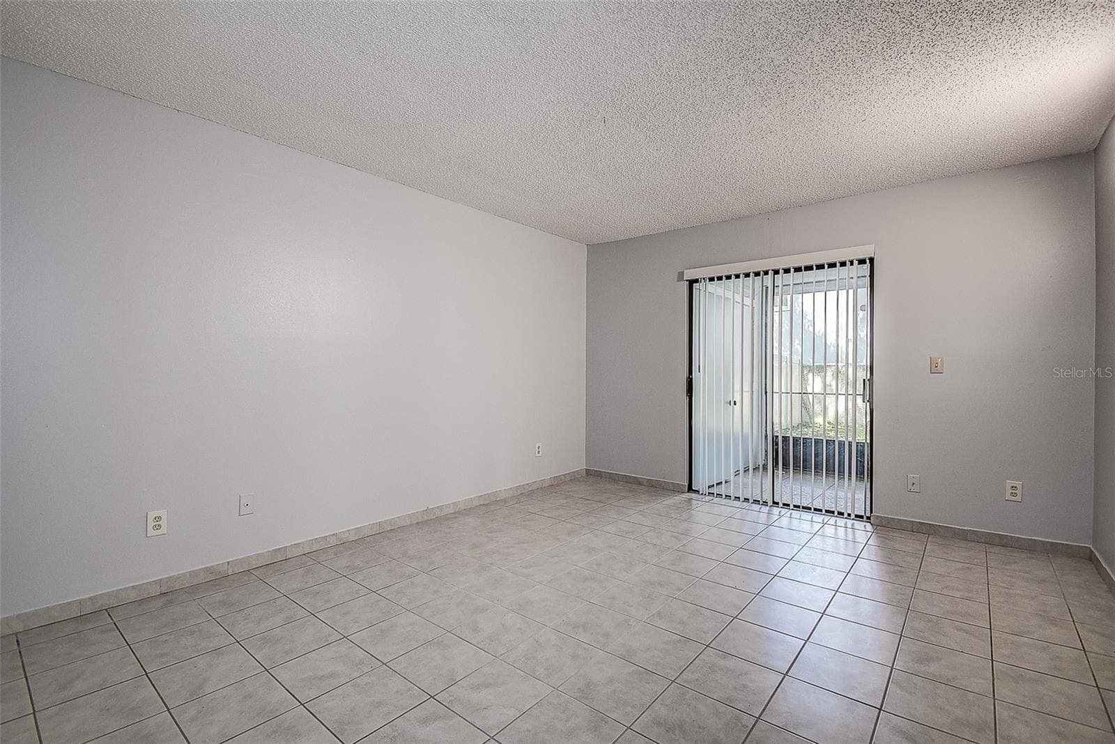 Primary bedroom to screened back patio - 10306 COUNCILS WAY, TEMPLE TERRACE
