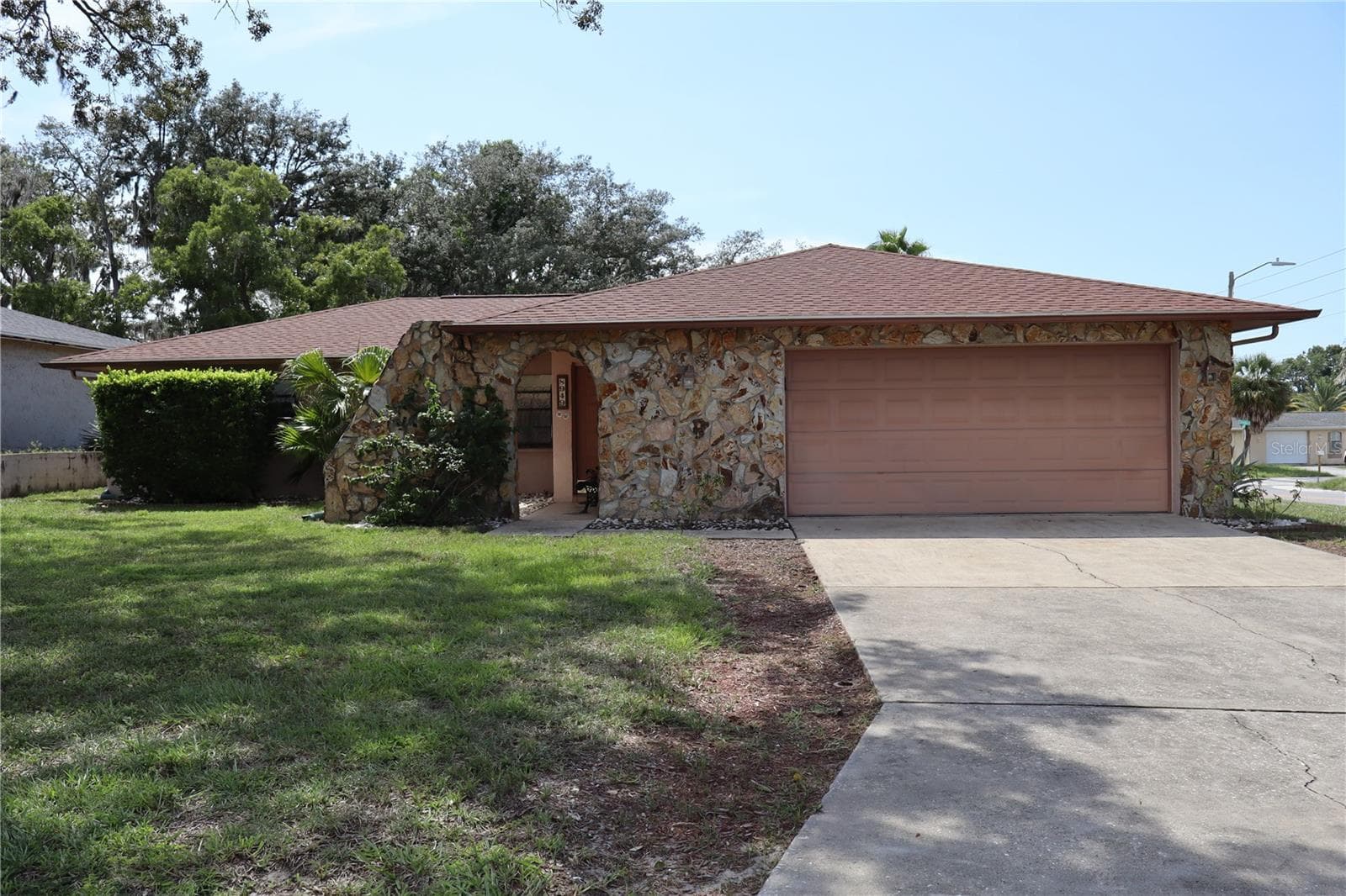 8949 FOREST LAKE DR