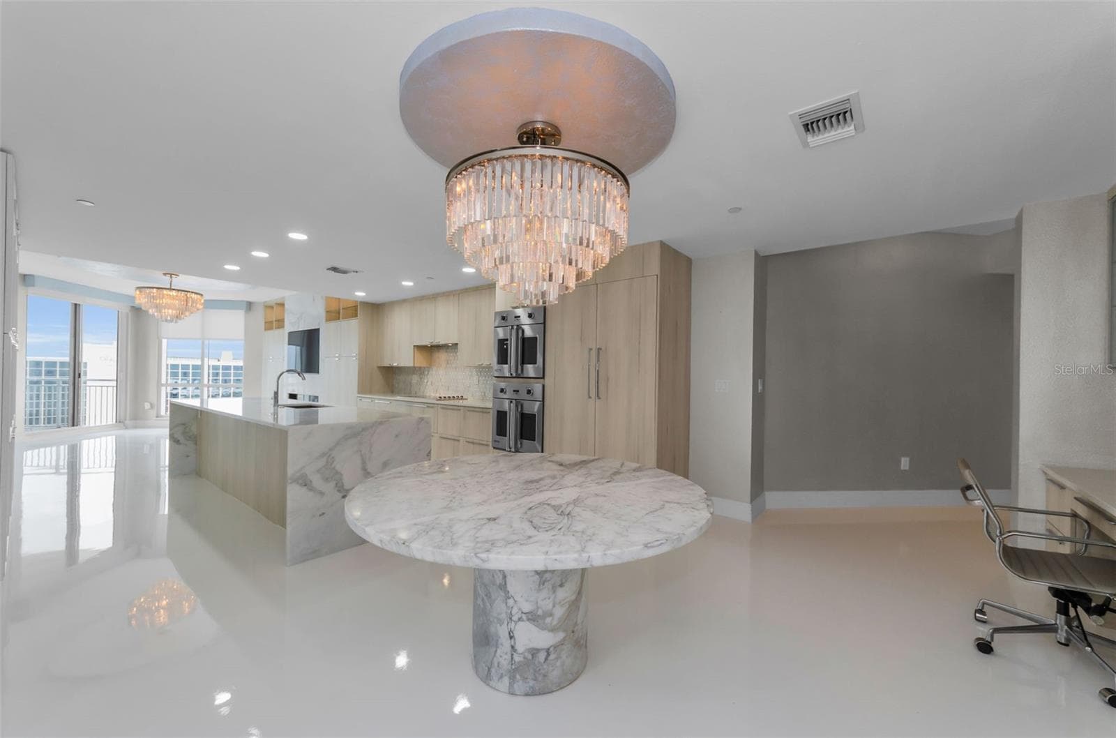 spacious and open - 331 CLEVELAND ST #1101, CLEARWATER