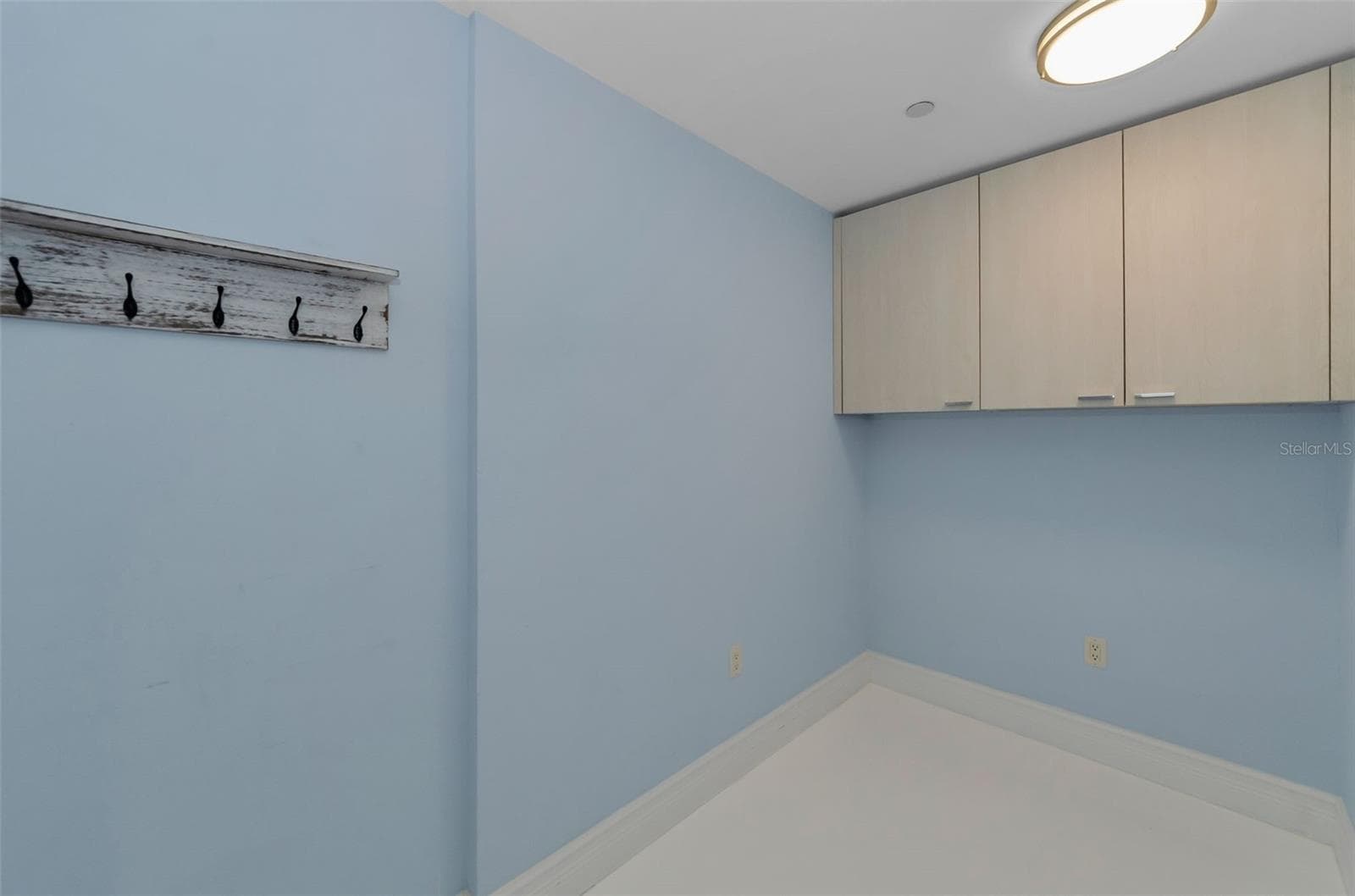extra design added storage and pantry area - 331 CLEVELAND ST #1101, CLEARWATER