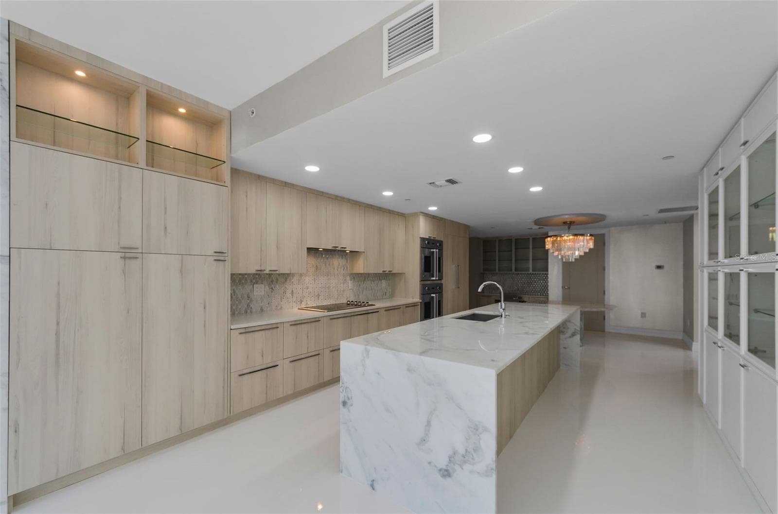 so much cabinet space room for everything - 331 CLEVELAND ST #1101, CLEARWATER