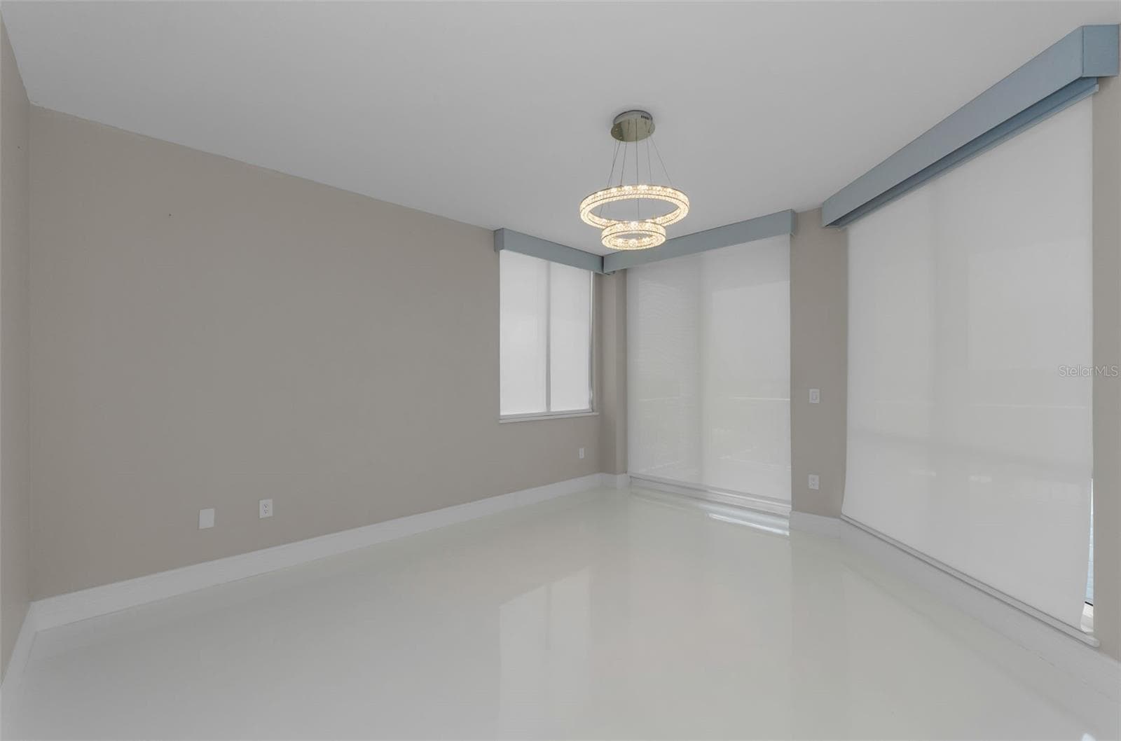 Huge master suite with quality double Ethan Allen electric shades - 331 CLEVELAND ST #1101, CLEARWATER