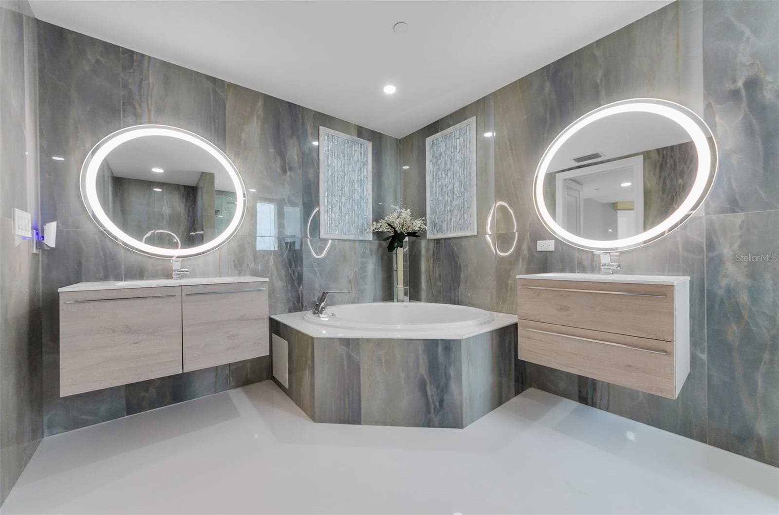 great functional design - 331 CLEVELAND ST #1101, CLEARWATER