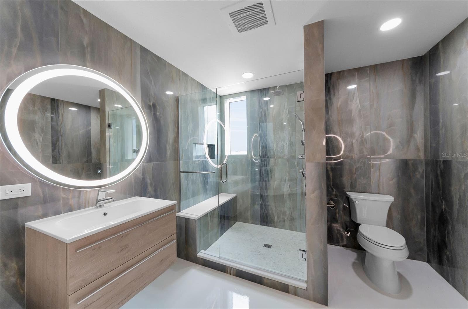 beautiful area to get ready - 331 CLEVELAND ST #1101, CLEARWATER