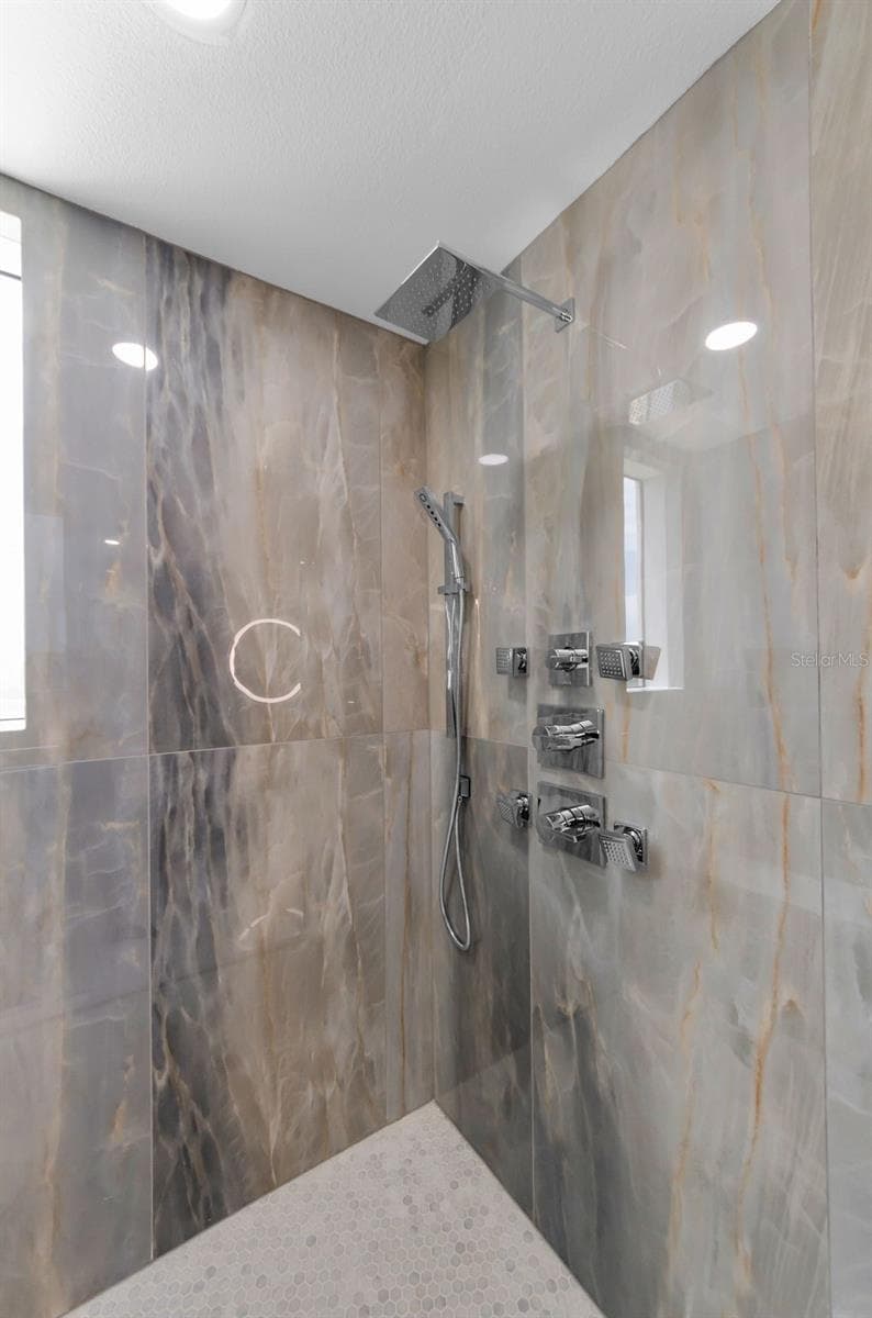 spacious shower - 331 CLEVELAND ST #1101, CLEARWATER
